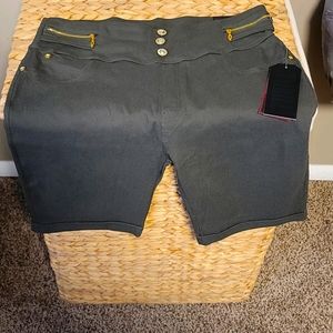 Thrill deep green shorts